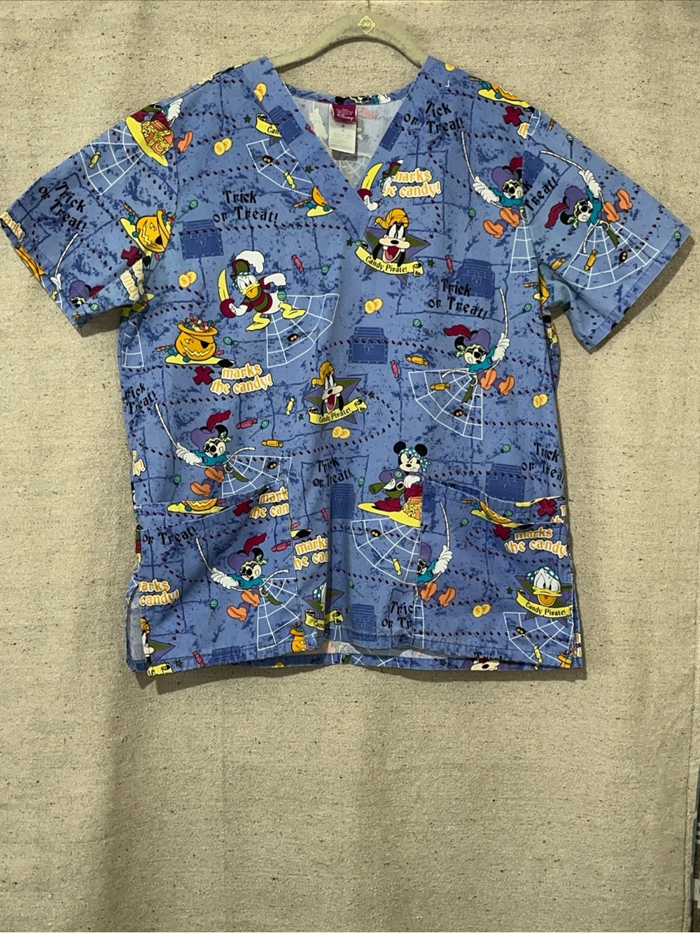 Disney Treat or Treat Nurse Scrub Top Mickey Mouse Pirate Halloween Women’s M